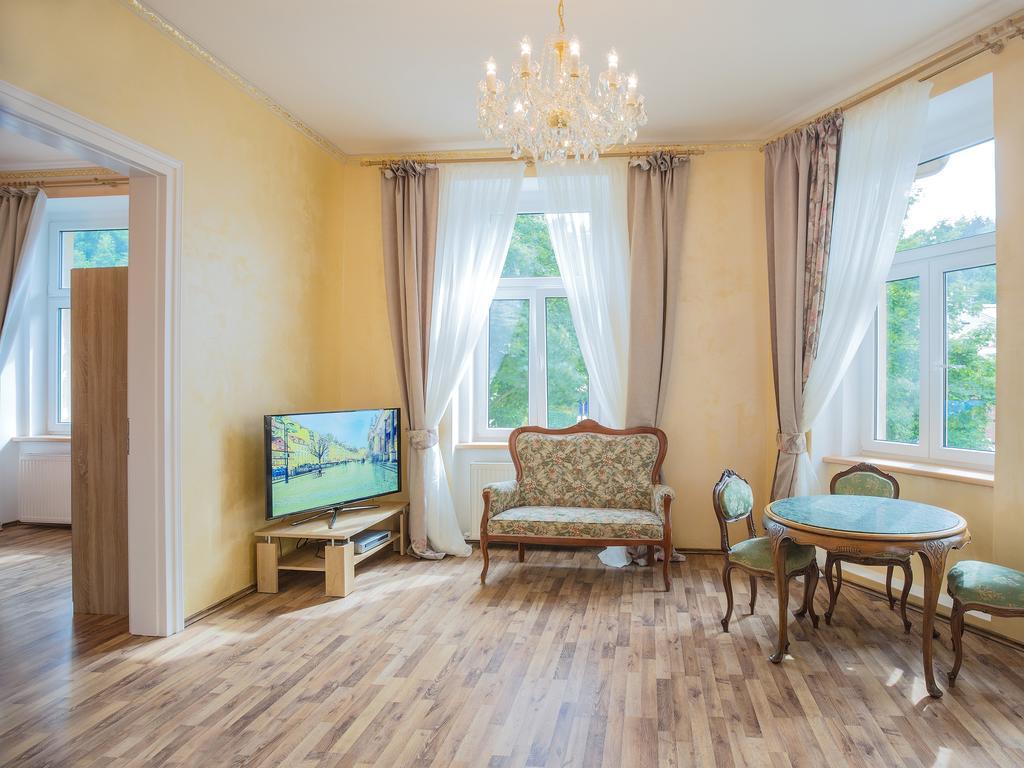 Lyra Apartments Karlovy Vary Oda fotoğraf