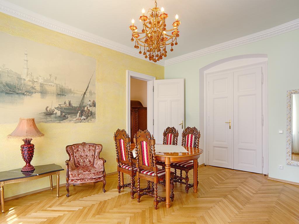 Lyra Apartments Karlovy Vary Oda fotoğraf