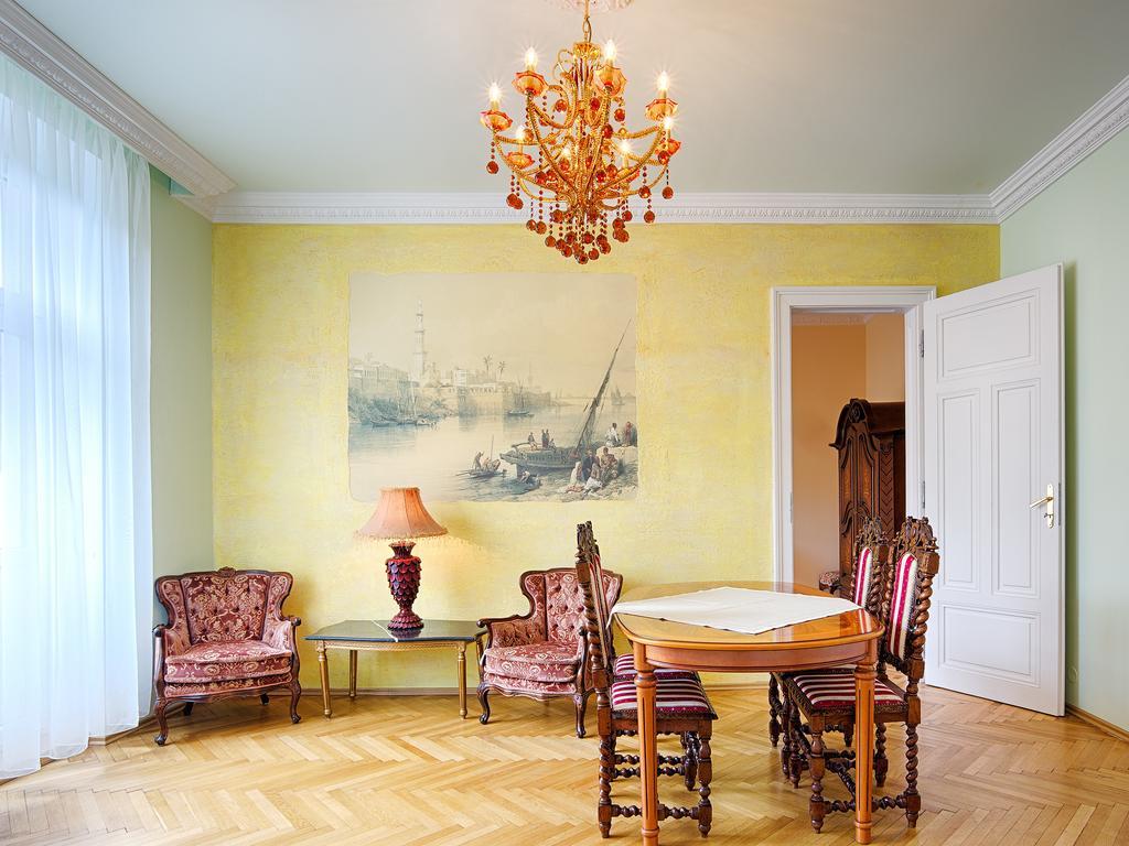 Lyra Apartments Karlovy Vary Oda fotoğraf