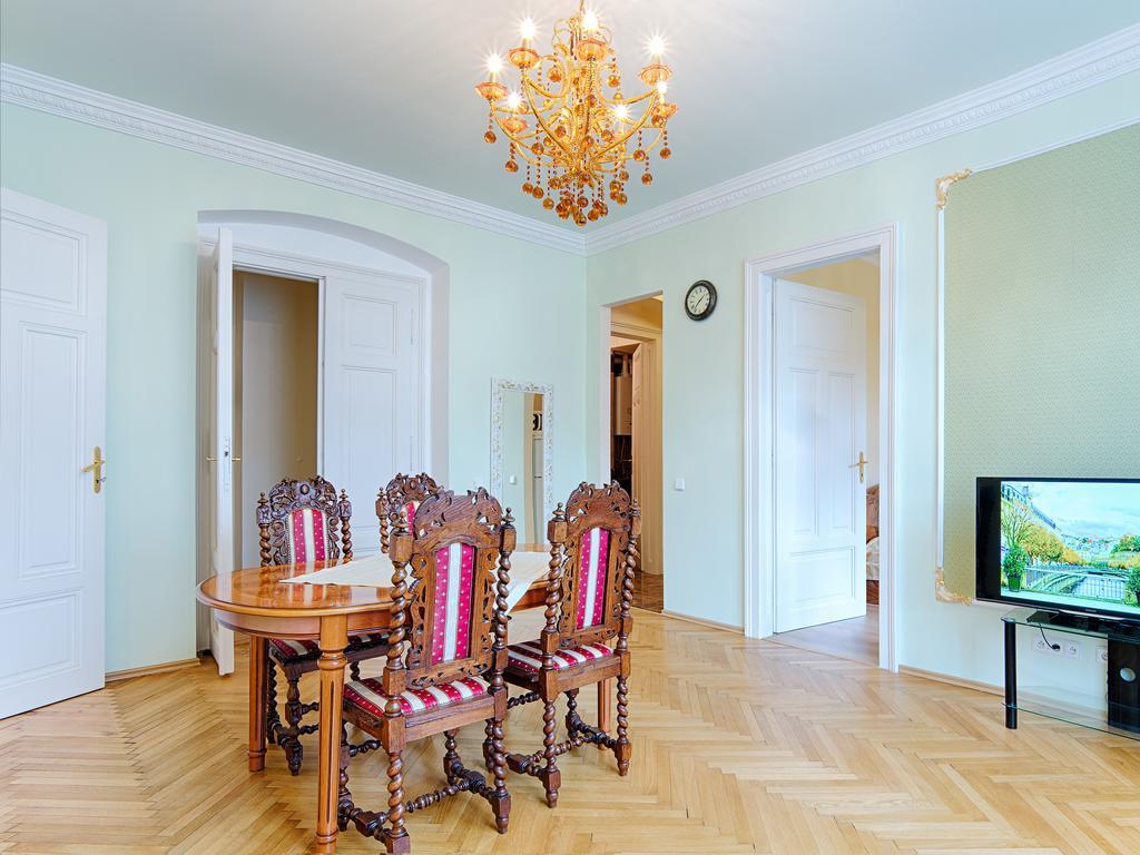 Lyra Apartments Karlovy Vary Oda fotoğraf