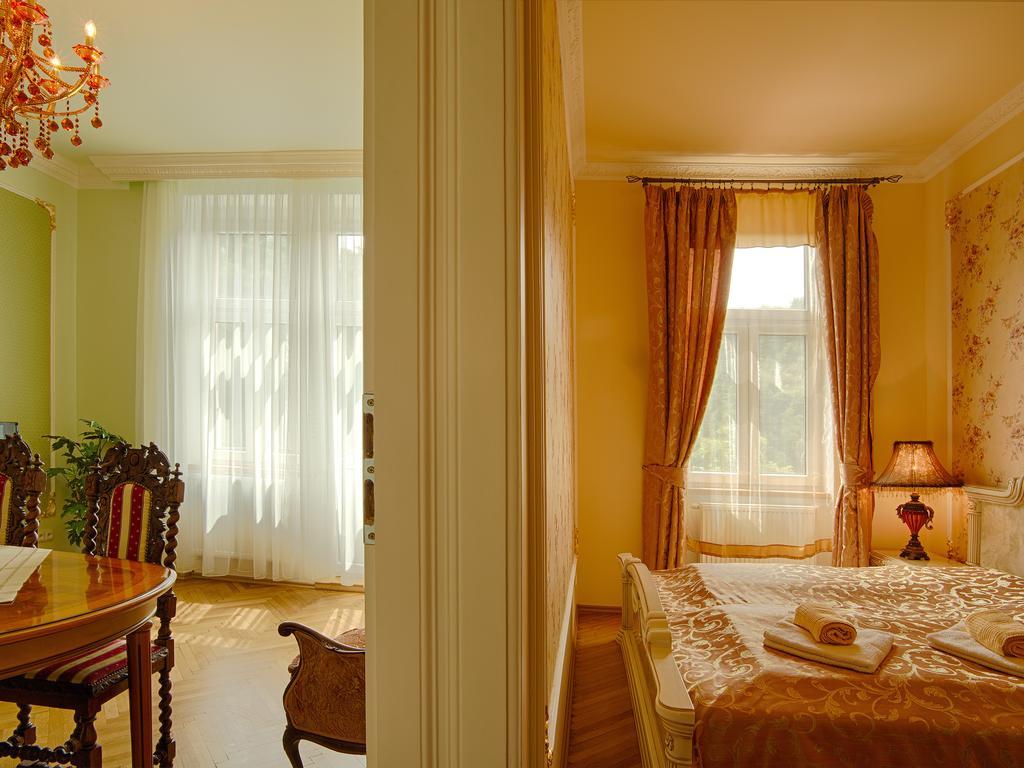 Lyra Apartments Karlovy Vary Oda fotoğraf