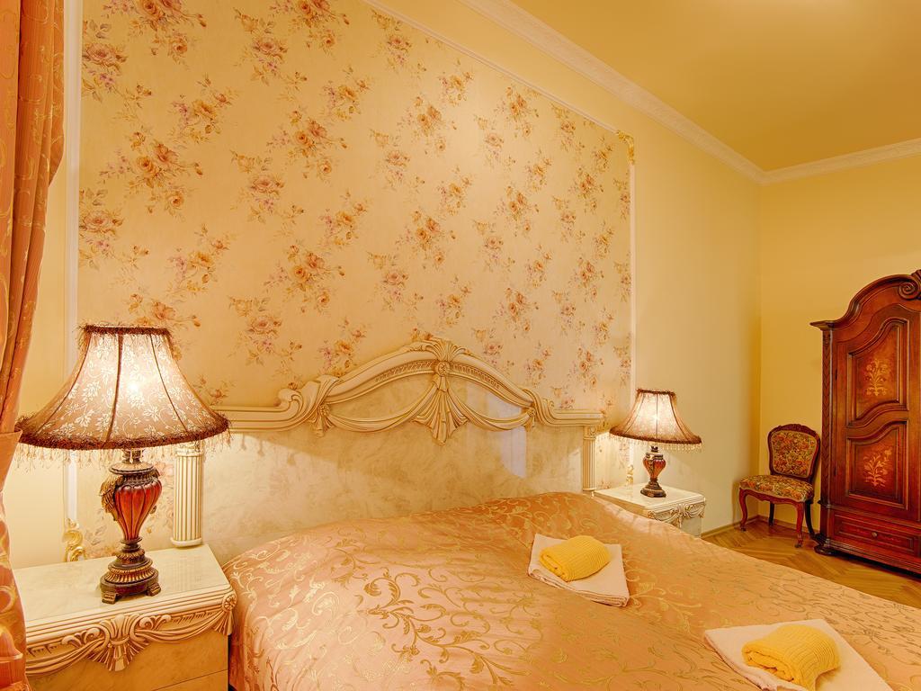 Lyra Apartments Karlovy Vary Oda fotoğraf