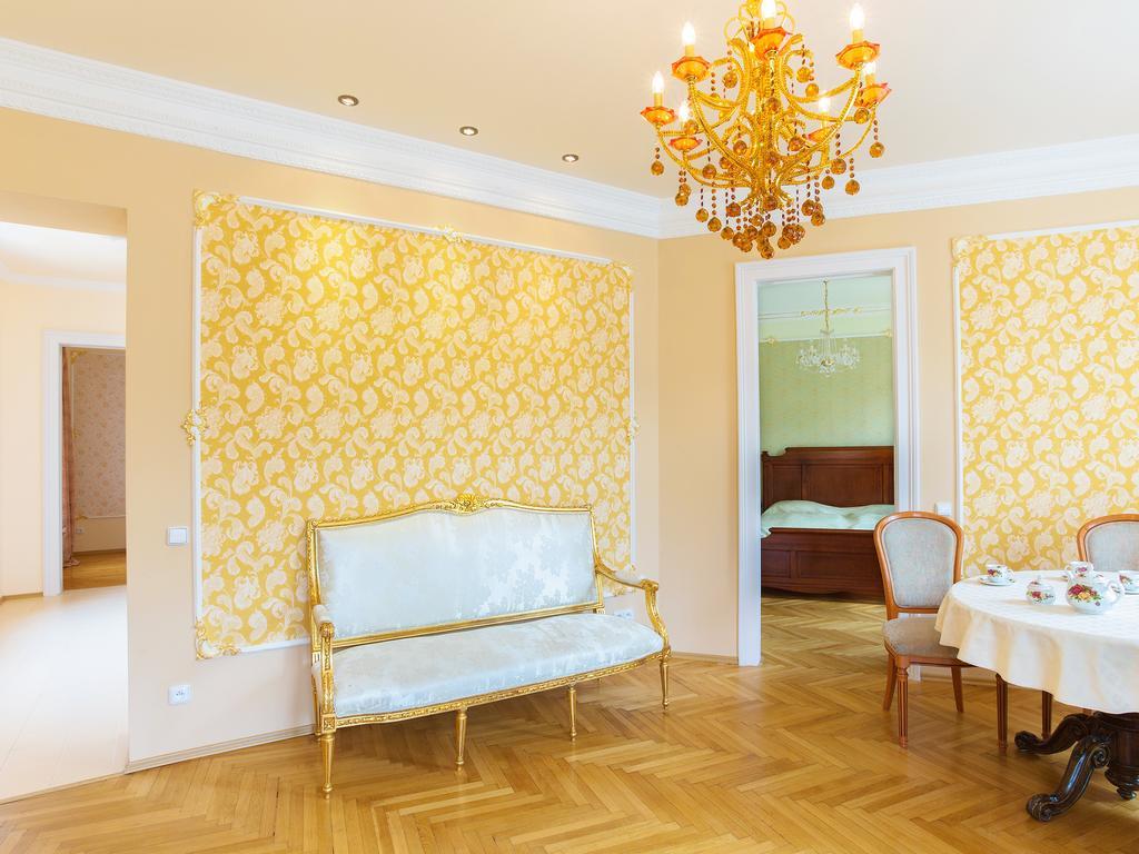Lyra Apartments Karlovy Vary Oda fotoğraf