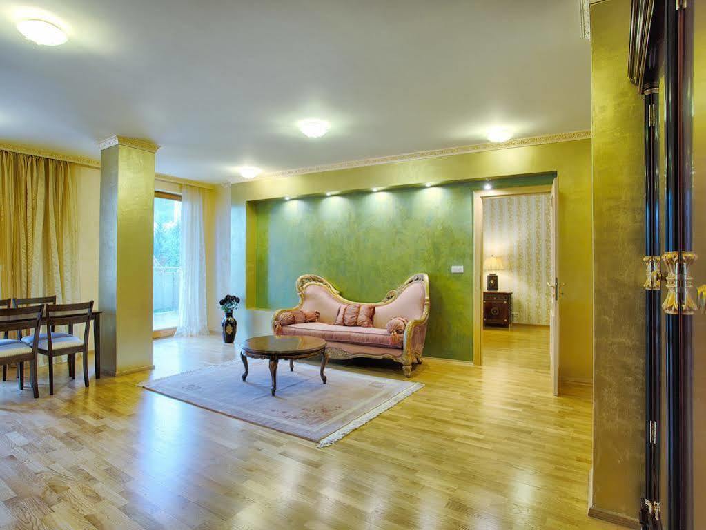 Lyra Apartments Karlovy Vary Dış mekan fotoğraf